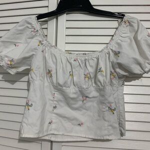 Forever 21 White Floral Blouse Size M